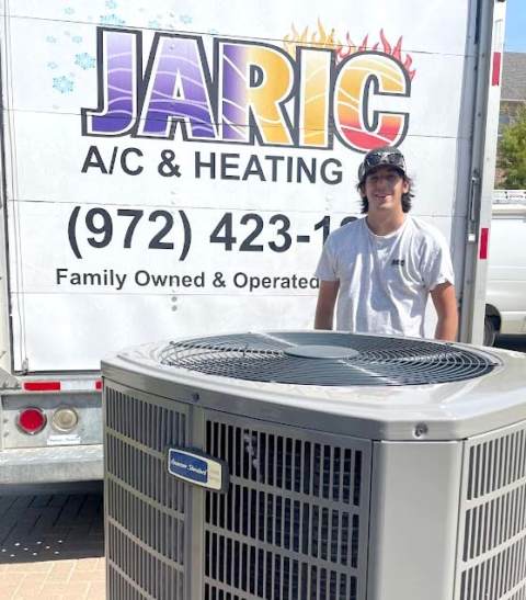 One of the talented Jaric AC & Heating technicians
